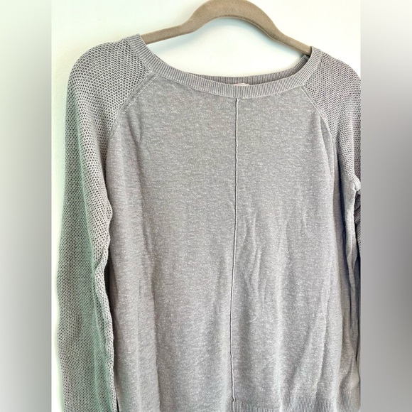 Gap | Gray Sweater - Picture 7 of 7